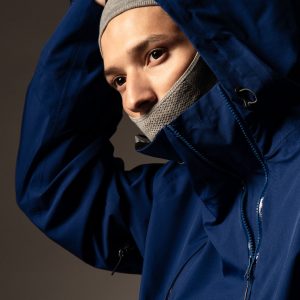 ゲレンデやバックカントリーのスノーボードウェア選びは「機能面から」！